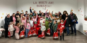 Copiii Ansamblului „Florile Chioarului” din Săcălășeni, vizitați de Moș Nicolae