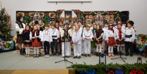 Lumină și tradiție românească în glas de colind, la Școala Gimnazială Vișeu de Jos