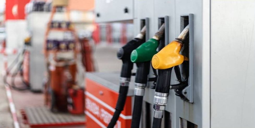 Carburanții se scumpesc de mâine, 1 ianuarie 2026, odată cu majorarea accizelor