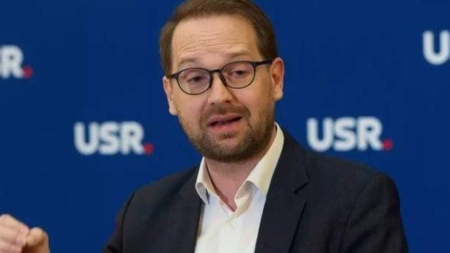 USR demonstrează că specializarea este opțională în politică