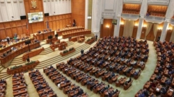 Politicienii ne cer austeritate, iar ei își măresc bugetele