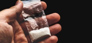 Droguri, opt tineri și un apartament închiriat pentru o noapte în Baia Mare