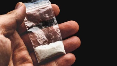 Droguri, opt tineri și un apartament închiriat pentru o noapte în Baia Mare