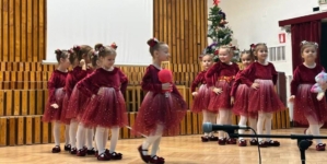 Copiii din Maramureș au transformat mesajul nonviolenței în artă la Gala „Împreună prindem curaj”