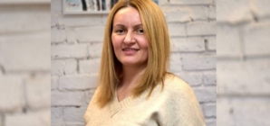 Baia Mare: „Fragmente de iarnă”, o expoziție despre liniștea satului și timpul care încetinește