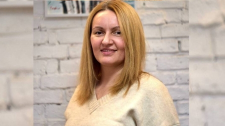 Baia Mare: „Fragmente de iarnă”, o expoziție despre liniștea satului și timpul care încetinește