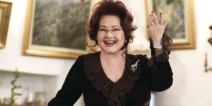 21 decembrie – Stela Popescu, o viață cât o scenă întreagă
