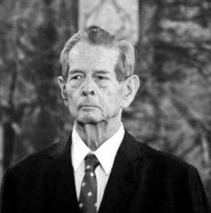 Se împlinesc opt ani de la plecarea la Domnul a Regelui Mihai I