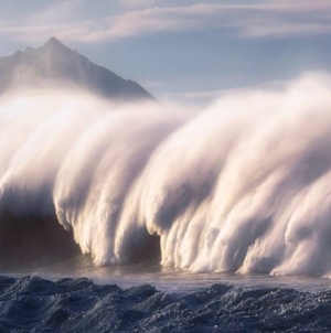 Tragedie în Tenerife : turiști români luați de valuri