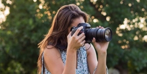 Centrul Cultural‑Educațional START din Târgu Lăpuș găzduiește expoziția tinerilor fotografi