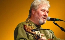 O seară cu suflet – Cristian Buică aduce colindele și folk-ul la Baia Mare