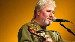 O seară cu suflet – Cristian Buică aduce colindele și folk-ul la Baia Mare