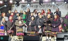 Magia sărbătorilor a cuprins Târgu Lăpuș: Târgul de Crăciun a fost plin de lumină, colinde și bucurie