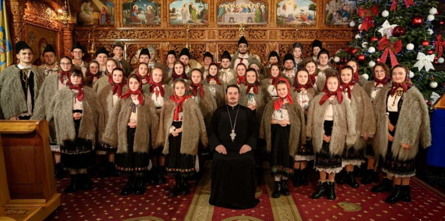 „Pe drum bătut de piatră”, în interpretarea Corului de copii și tineri „Datina” din Dumbrăvița