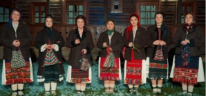 Lăpușencele au lansat colinda „Sărbătorile ne-adună”