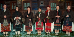 Lăpușencele au lansat colinda „Sărbătorile ne-adună”