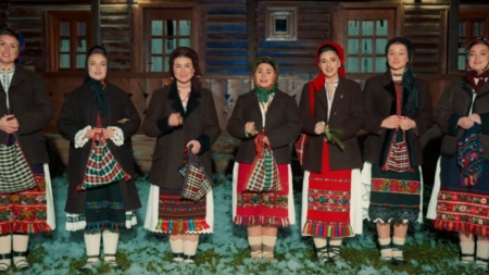 Lăpușencele au lansat colinda „Sărbătorile ne-adună”