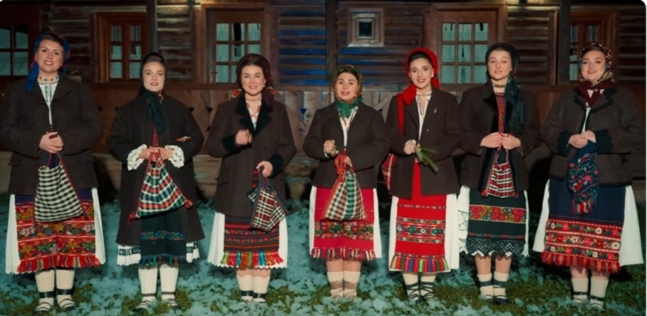 Lăpușencele au lansat colinda „Sărbătorile ne-adună”