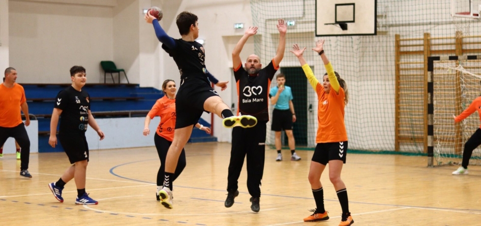 Juniorii 3 de la AH Minaur au jucat un meci cu părinții