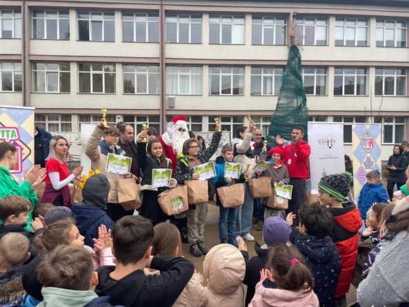 Academia de Șah Maramureș: Tinerii șahiști au primit nu doar rezultate bune, ci și daruri, la Cupa Crăciunului