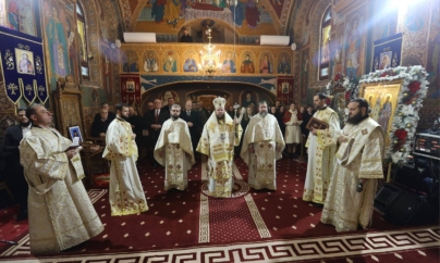 Preasfințitul Părinte Timotei Sătmăreanul a slujit la Mănăstirea „Sfinții Apostoli Petru și Pavel” Bixad