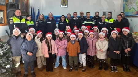 Polițiștii sigheteni i-au primit cu brațele deschise pe colindători