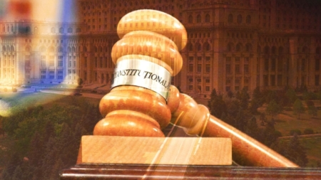 Joaca de-a amânările a Curții Constituționale