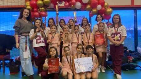 DanceLight Studio Baia Mare: Anul competițional la dans modern s-a încheiat pe podium!