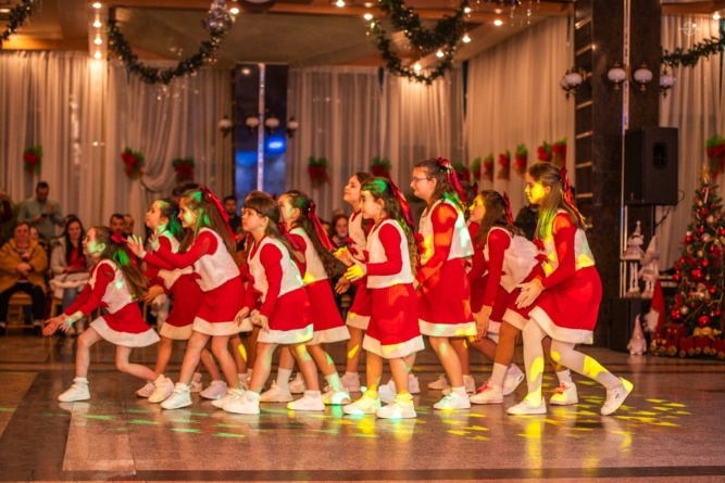 Crăciunul a fost sărbătorit prin dans la DanceLight Studio Baia Mare