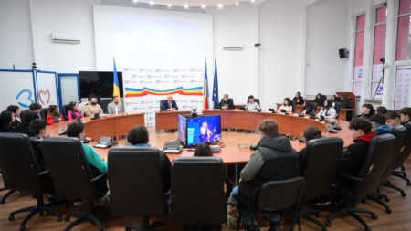 Tinerii de la Liceul Tehnologic „Grigore C. Moisil” Târgu Lăpuș au avut parte de o experiență interactivă la Primăria Municipiului Baia Mare