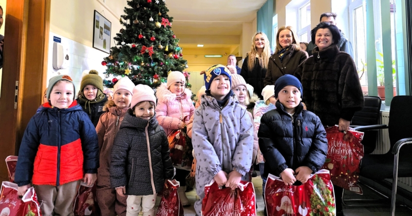 Preșcolarii au colindat la sediul Direcției Generale de Asistență Socială și Protecția Copilului Maramureș