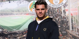 Ianis Hagi, despre ambiția de a merge la Cupa Mondială, dar și despre cum e Gică Hagi ca bunic