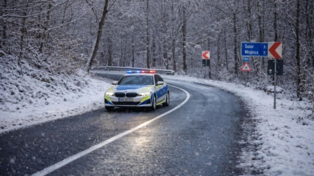 Sfaturile polițiștilor pentru conducătorii auto, în condițiile de iarnă