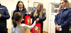 Daruri de la jandarmi pentru copiii unei case de tip familial din Baia Mare