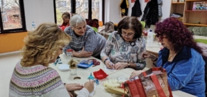 Atelier de creație pentru senioarele de la Centrul „Rivulus Pueris” din Baia Mare