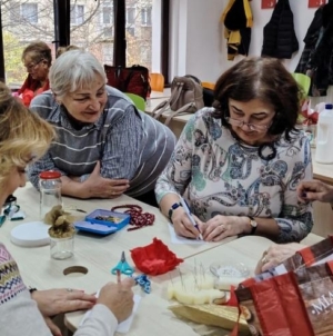 Atelier de creație pentru senioarele de la Centrul „Rivulus Pueris” din Baia Mare