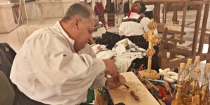 Meșteri de la Centrul Culturii Tradiționale Maramureș, la Palatul Parlamentului