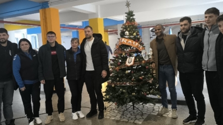 Jucători ai Minaurului, în vizită la Liceul „Anghel Saligny”