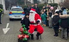 Moș Crăciun, în misiune la poliție