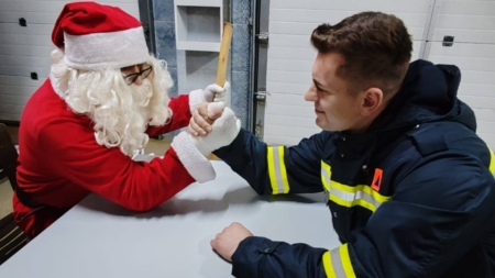 Moș Crăciun, pompierii și dilema de la ISU