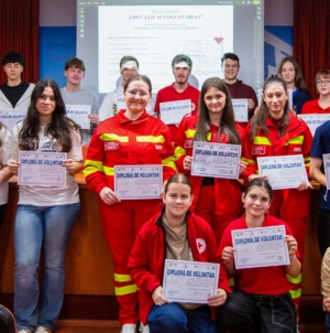 Masa rotundă „Educație și Voluntariat” a reunit liceeni și tineri voluntari la Biblioteca Județeană