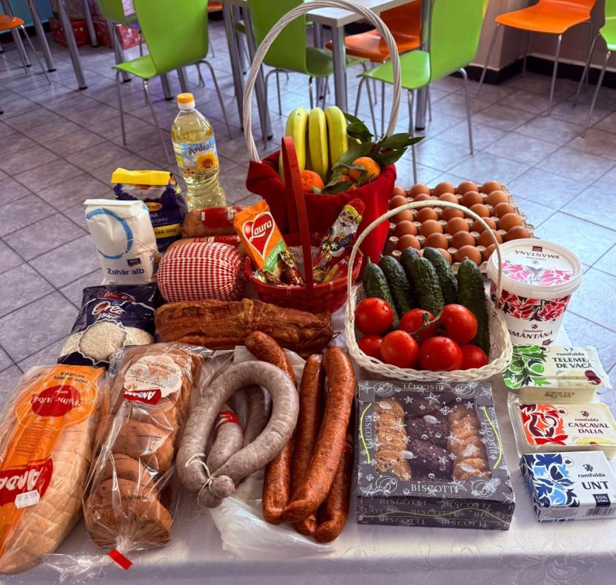 244 de pachete cu alimente au fost distribuite beneficiarilor Cantinei Sociale Baia Mare