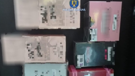 Parfumuri contrafăcute scoase la vânzare în parcare