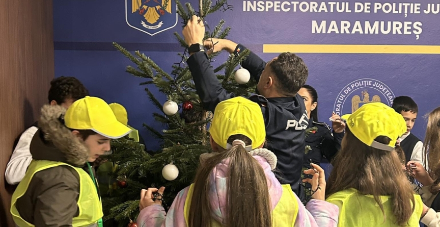 Patrula Școlară s-a alăturat polițiștilor și în prag de sărbători