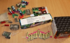 Prinși de polițiștii de frontieră cu articole pirotehnice în bagaje