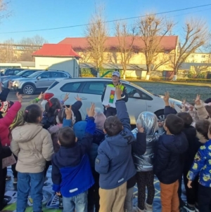 Lecții de la polițiști pentru elevii de la Școala „Lucian Blaga”