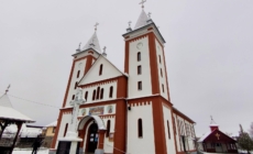 Slujbă la cumpăna dintre ani la Parohia Ortodoxă „Sfinții Apostoli Petru și Pavel” Săcălășeni