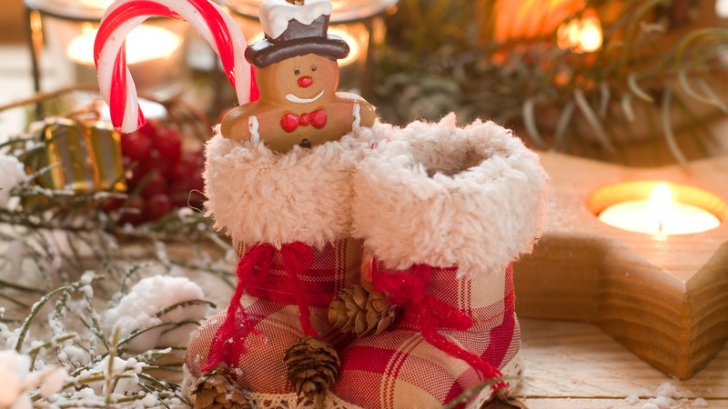 Seară de film și întâlnire cu Moș Nicolae la Groși