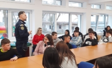 Elevii de la Școala Gimnazială Specială Baia Mare, în dialog cu reprezentanți ai Inspectoratului de Poliție al Județului Maramureș
