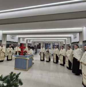 Taina Sfântului Maslu a fost săvârșită la Spitalul Județean de Urgență „Dr. Constantin Opriș” din Baia Mare